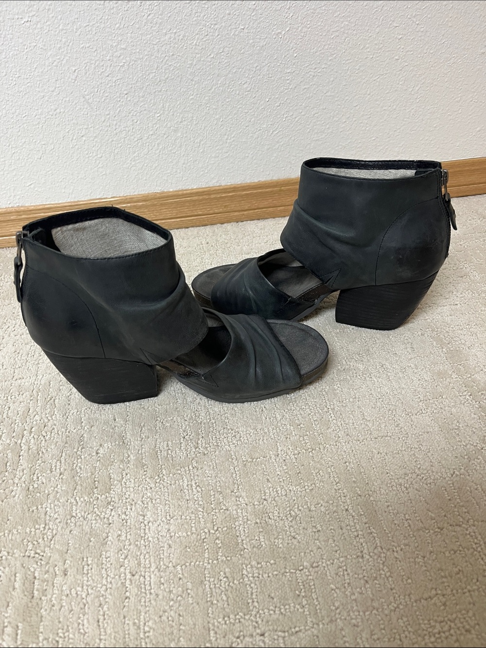 OTBT Black Open-Toe Wrap Heel Sandal Booties women’s size 10M - Picture 7 of 7